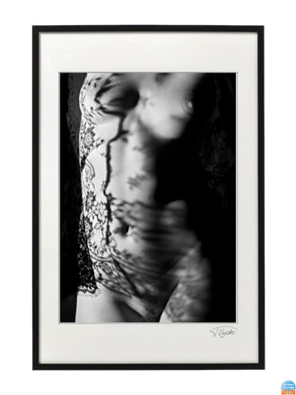 Umělecká fotografie Akty - Stíny krajky (černý rám)