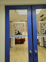 pískování firemního loga