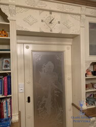 Praha bytová stěna Hostivař - pískování na zakázku dle výběru zákazníka Motiv Mucha Jaro a vlčí máky Praha bytová stěna Hostivař - pískování na zakázku dle výběru zákazníka Motiv Mucha Jaro a vlčí máky