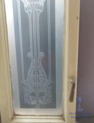 Praha okno Letná- pískování na zakázku dle rozbitých dveří Praha okno Letná- pískování na zakázku dle rozbitých dveří