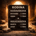 V25. Černá náhrobní skleněná deska s Rodina a nápisem jmen