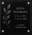V 36. Černá náhrobní skleněná deska s obrázkem lístků a nápisem