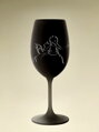 1x sklenice Lara s barevným nástřikem a pískovaným motivem - černá
