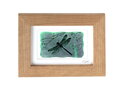 Libelle - grüne Glasmalerei in braunem Rahmen 13 x 18 cm (Passepartout 10 x 15 cm)