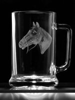 Ryté nápojové sklo  motivem koní.