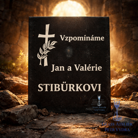 V16. Černá náhrobní skleněná deska s křížkem a nápisem