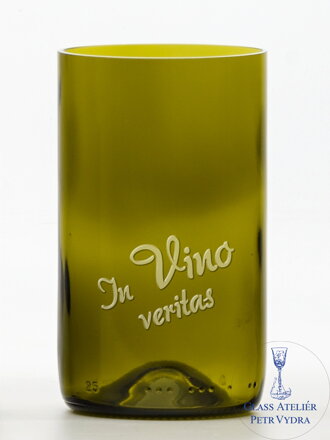 2ks Eko sklenice (z lahve od vína) střední olivová (13 cm, 7,5 cm) In vino veritas
