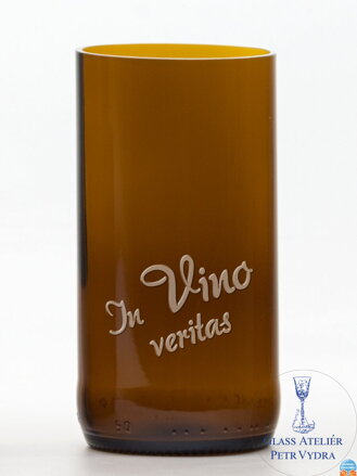 2ks Eko sklenice (z lahve od piva) velká hnědá (13 cm, 6,5 cm) In vino veritas