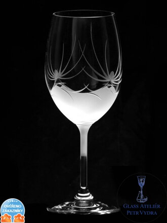 Set: 2x sklenice na víno Thun (250/350 ml) a 1x karafa - motiv Bodlák (monogram na karafu zdarma)