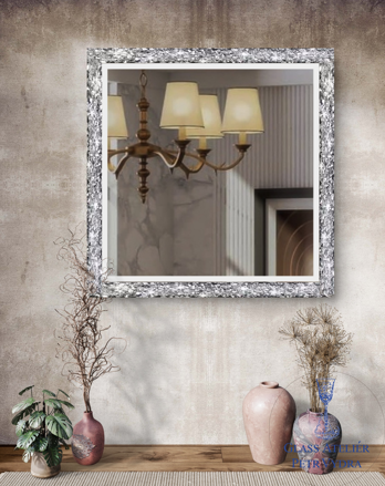 Dekorativní pískované zrcadlo s broušenou hranou a motivem  ( vzor  okrajový pruh a nalepené skleněné diamanty - čtverec )