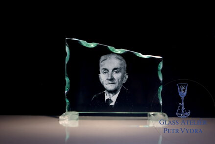 Skleněný podstavec do urnové schránky ( kolumbária ) s fotografií zesnulého - obdelník skosený 2