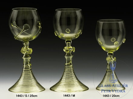 Historické sklo 2x- sklenice víno 1443/25 cm