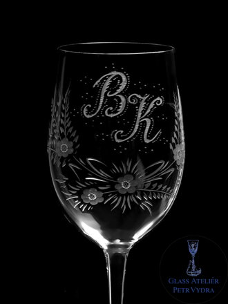Výročná poháre s monogramom alebo číslicou. 