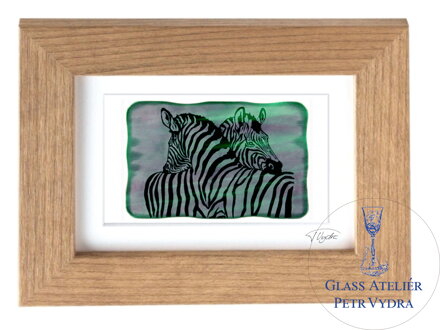 Zebra - zelené vitrážové sklo v hnedom ráme 13 x 18 cm ( pasparta 10 x 15 cm )