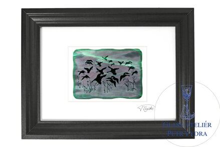 Husi - zelené vitrážové sklo v čiernom ráme 21 x 30 cm ( pasparta 13 x 18 cm )