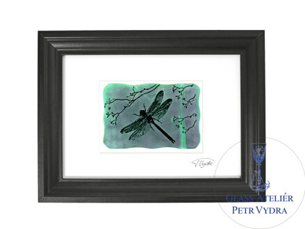 Vážka - zelené vitrážové sklo v černém rámu 21 x 30 cm ( pasparta 13 x 18 cm )