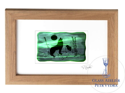 Vlk - zelené vitrážové sklo v hnedom ráme 21 x 30 cm ( pasparta 13 x 18 cm )