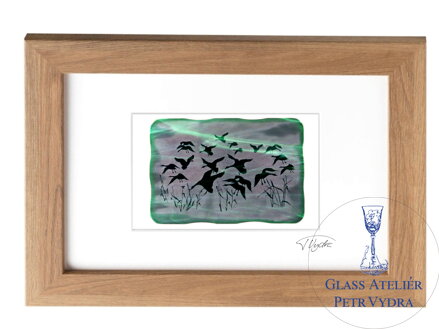 Husi - zelené vitrážové sklo v hnedom ráme 21 x 30 cm ( pasparta 13 x 18 cm )
