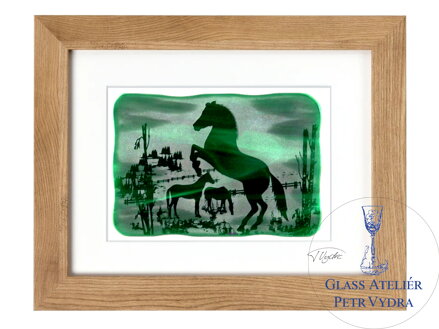 Kone - zelené vitrážové sklo v hnedom ráme 30 x 40 cm ( pasparta 21 x 30 cm )