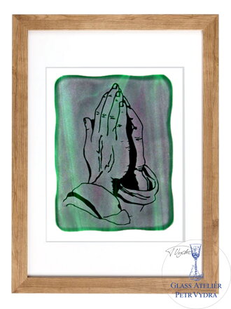 Modliace ruky - zelené vitrážové sklo v hnedom ráme 50 x 70 cm ( pasparta 40 x 50 cm )