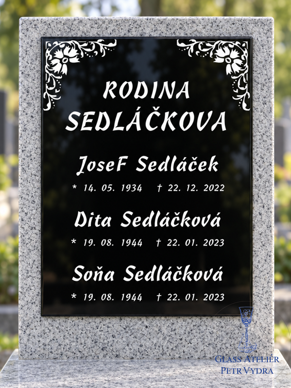 V33. Černá náhrobní skleněná deska s pkrajem a nápisy