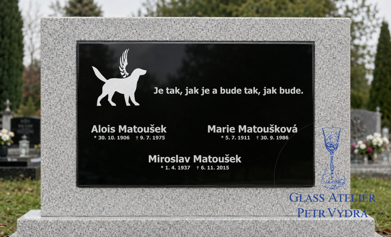 V22. Černá náhrobní skleněná deska se siluetou psa a nápisy 