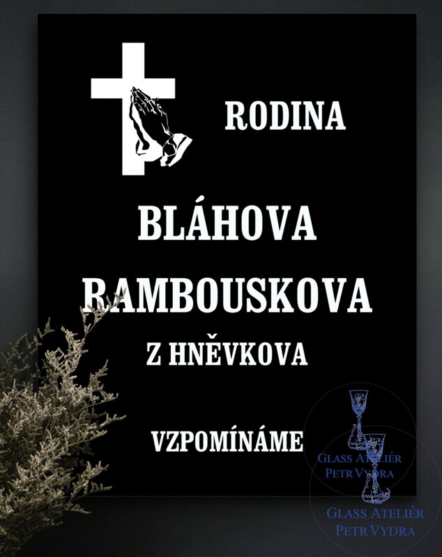 V17. Černá náhrobní skleněná deska s křížem, dlaněmi a nápisem