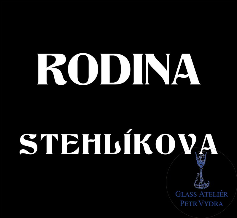 V14. Černá náhrobní skleněná deska s nápisem "RODINA"