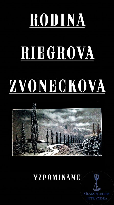 V19. Černá náhrobní skleněná deska s krajinou cesty a nápisem "RODINA" V19. Černá náhrobní skleněná deska s krajinou cesty a nápisem "RODINA"