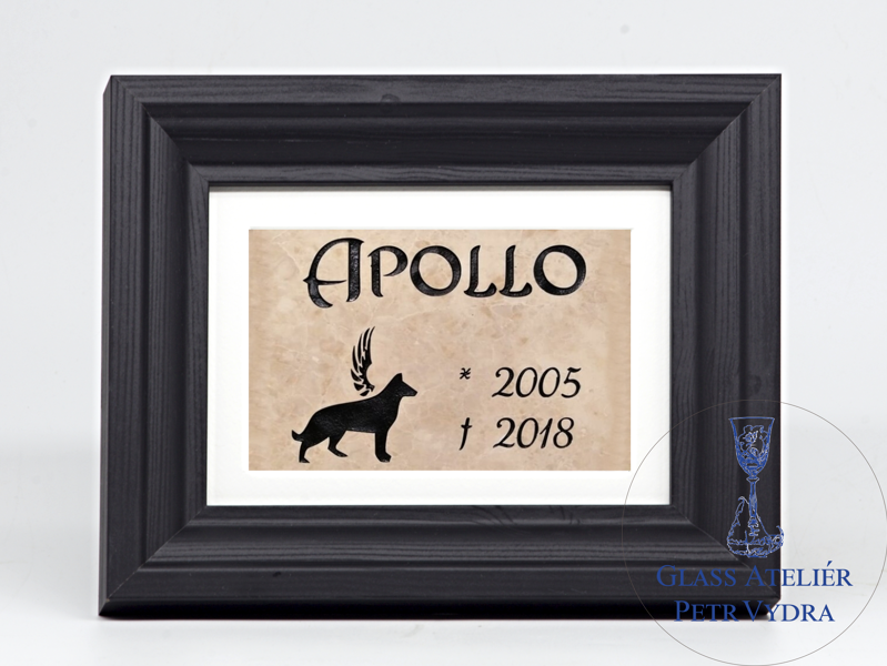 Pietní zvířecí pomníček - glazurovaná dlaždice v rámu, 13 x 18 cm (pasparta 10 x 15 cm), silueta psa černá, nápis černý