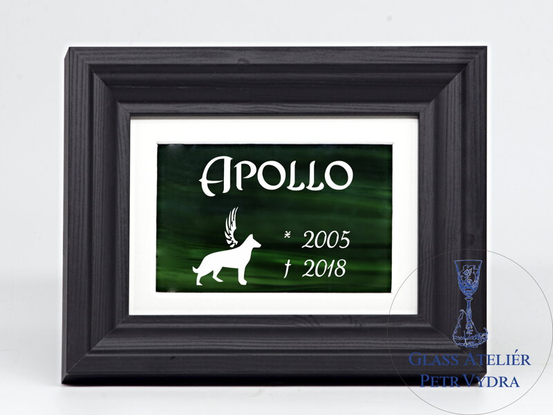 Pietní obraz - zelené vitrážové sklo v rámu - nápis a silueta psa 13 x 18 cm (pasparta 10 x 15 cm) Pietní obraz - zelené vitrážové sklo v rámu - nápis a silueta psa 13 x 18 cm (pasparta 10 x 15 cm)