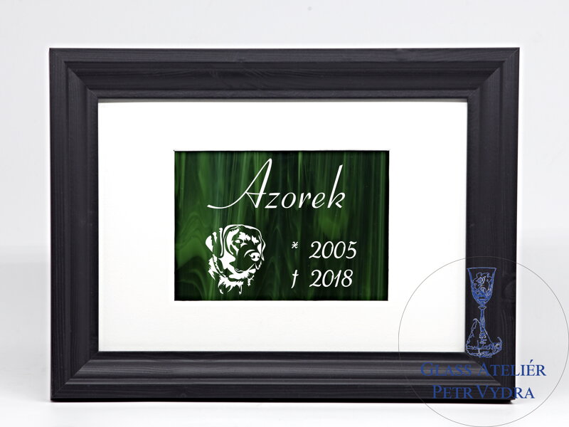 Pietny zvierací pomníček - zelené vitrážové sklo v ráme - hlava psa a nápis 21 x 30 cm (pasparta 13 x 18 cm) Pietny zvierací pomníček - zelené vitrážové sklo v ráme - hlava psa a nápis 21 x 30 cm (pasparta 13 x 18 cm)