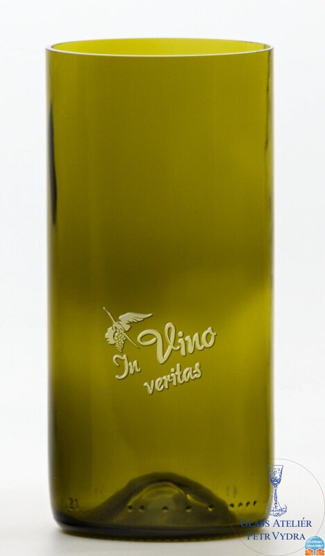 2ks Eko sklenice (z lahve od vína) velká olivová (16 cm, 7,5 cm) Moldavský čáp - In vino veritas 2ks Eko sklenice (z lahve od vína) velká olivová (16 cm, 7,5 cm) Moldavský čáp - In vino veritas