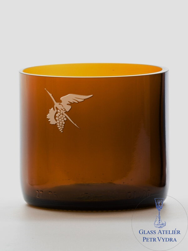 2ks Eko poháre (z fľaše od piva) malá hnedá (7 cm, 6,5 cm) Moldavský bocian 2ks Eko poháre (z fľaše od piva) malá hnedá (7 cm, 6,5 cm) Moldavský bocian