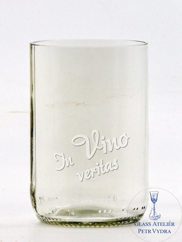 2ks Eko sklenice (z lahve od piva) střední čirá (10 cm, 6,5 cm) In vino veritas 2ks Eko sklenice (z lahve od piva) střední čirá (10 cm, 6,5 cm) In vino veritas