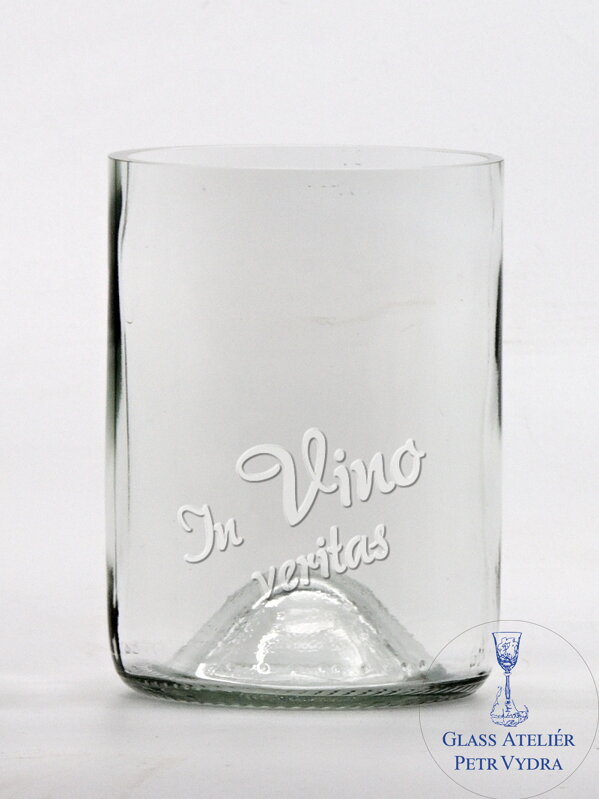 2ks Eko sklenice (z lahve od vína) malá čirá (10 cm, 7,5 cm) In vino veritas 2ks Eko sklenice (z lahve od vína) malá čirá (10 cm, 7,5 cm) In vino veritas
