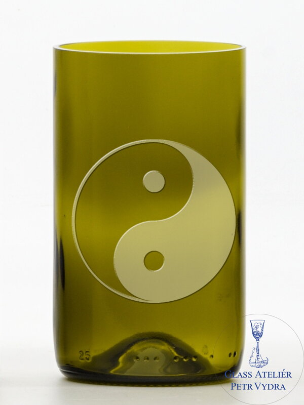 2ks Eko poháre (z fľaše od vína) veľká olivová (16 cm, 7,5 cm) Jing Jang 2ks Eko poháre (z fľaše od vína) veľká olivová (16 cm, 7,5 cm) Jing Jang