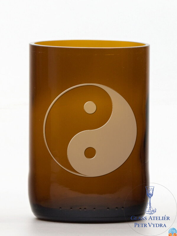 2ks Eko poháre (z fľaše od piva) stredná hnedá (10 cm, 6,5 cm) Jing Jang