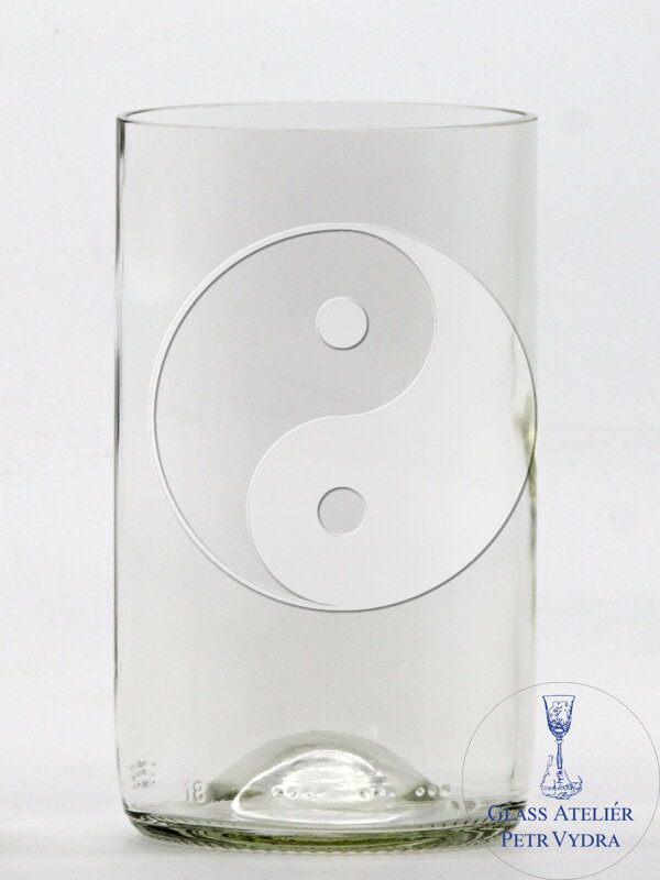 2ks Eko poháre (z fľaše od vína) stredná číra (13 cm, š 7,5 cm) Jing Jang 2ks Eko poháre (z fľaše od vína) stredná číra (13 cm, š 7,5 cm) Jing Jang
