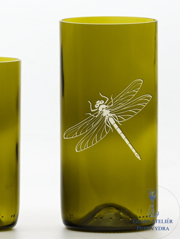 2ks Eko poháre (z fľaše od vína) veľká olivová (16 cm, 7,5 cm) Vážka