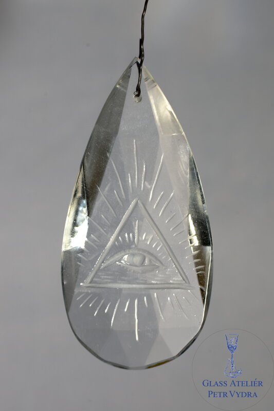 Lapač slunce z broušeného skla Swarovski s rytinou , Boží oko, motiv Svobodných zednářů, , 100 x 50 mm