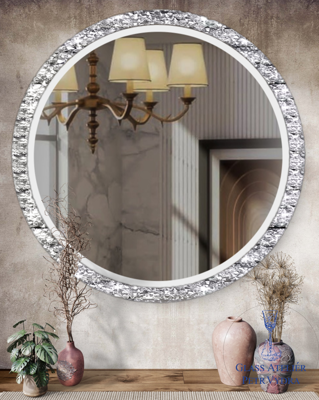 Dekorativní pískované zrcadlo s broušenou hranou a motivem ( vzor  okrajový pruh a nalepené skleněné diamanty - kruh )
