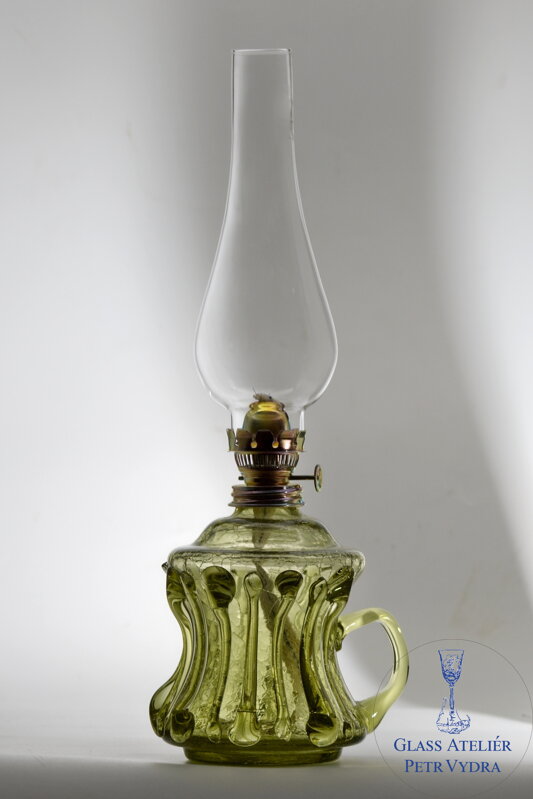Petrolejová lampa, historické lesné sklo - 906-15s-kr, 36x14-cm Petrolejová lampa, historické lesné sklo - 906-15s-kr, 36x14-cm