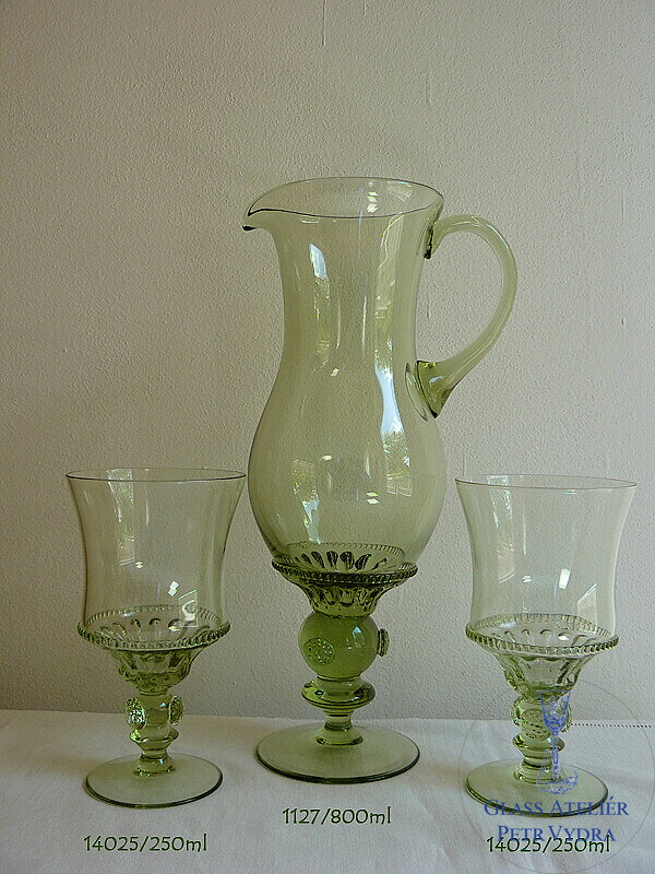 Karafa s 6x sklenicema z historického skla - 1x 1127/800 ml a 6x 14025/250 ml Karafa s 6x sklenicema z historického skla - 1x 1127/800 ml a 6x 14025/250 ml