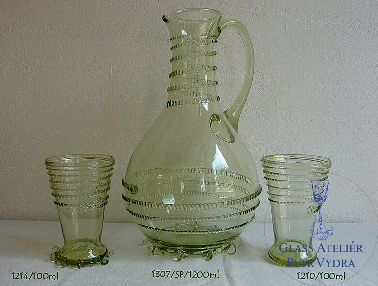 Láhev s 6x sklenicema z historického skla -  1x 1307/SP/1200 ml a 6x 1214/100ml