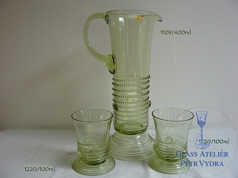 Džbán s 6x sklenicema z historického skla - 1x 1109/400 ml a 6x 1220/100 ml Džbán s 6x sklenicema z historického skla - 1x 1109/400 ml a 6x 1220/100 ml