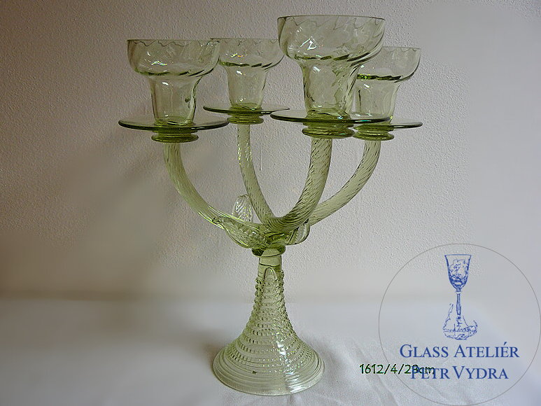 Svícen z historického skla - 1612/4/28 cm Svícen z historického skla - 1612/4/28 cm