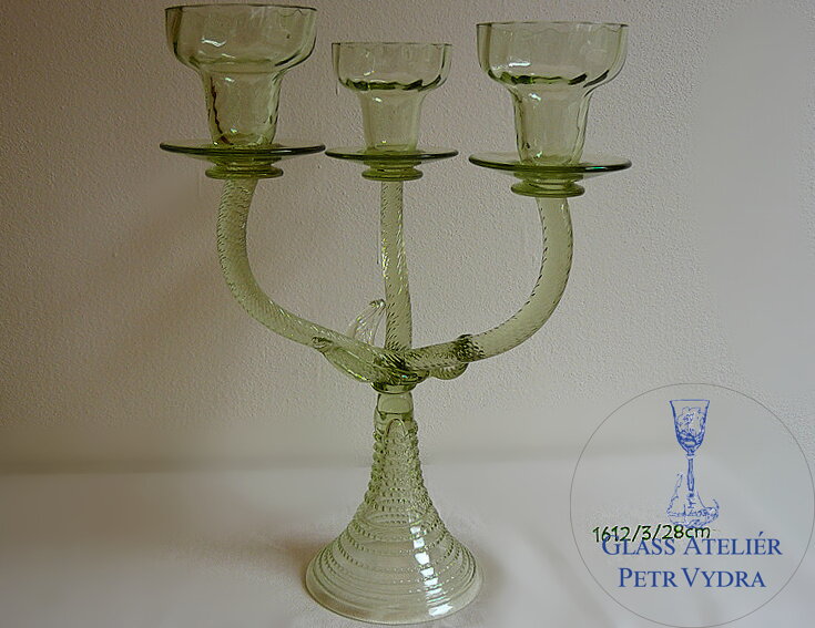 Svícen z historického skla - 1612/3/28 cm Svícen z historického skla - 1612/3/28 cm