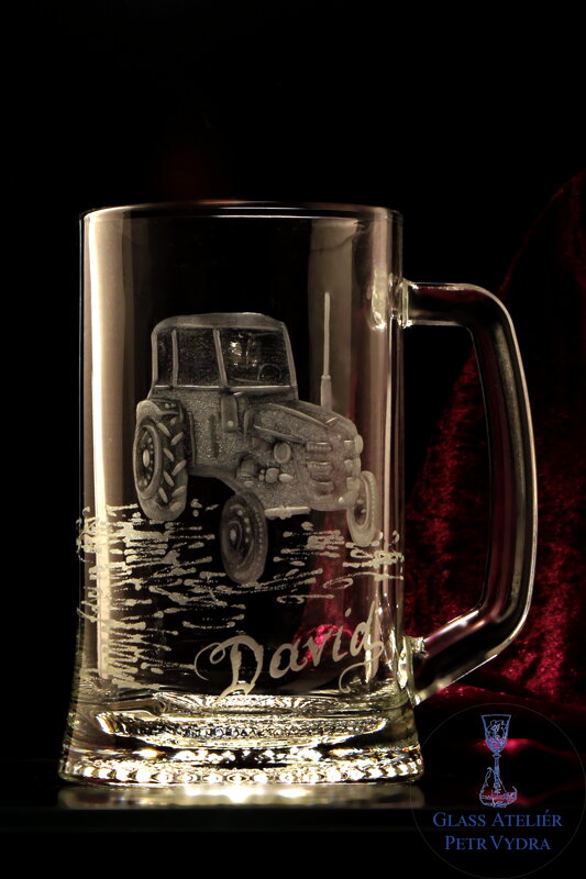 Originální půllitr - motiv traktor + jméno Originální půllitr - motiv traktor + jméno