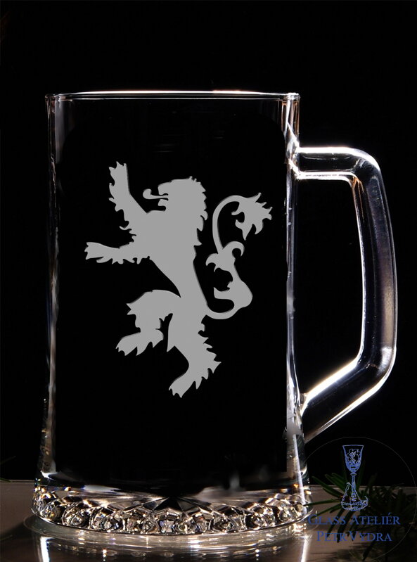 Pullitr nebo třetinka s pískovaným motivem - český lev